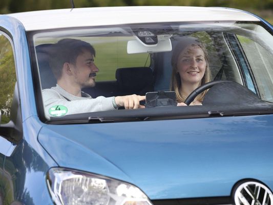 Foto: SP-X - Nach Plänen des Bundesverkehrsministeriums soll der Führerscheinerwerb künftig vereinfacht und günstiger werden